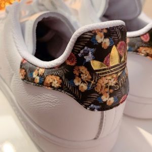 ✨LIMITED EDITION✨ Womens Adidas Stan Smith